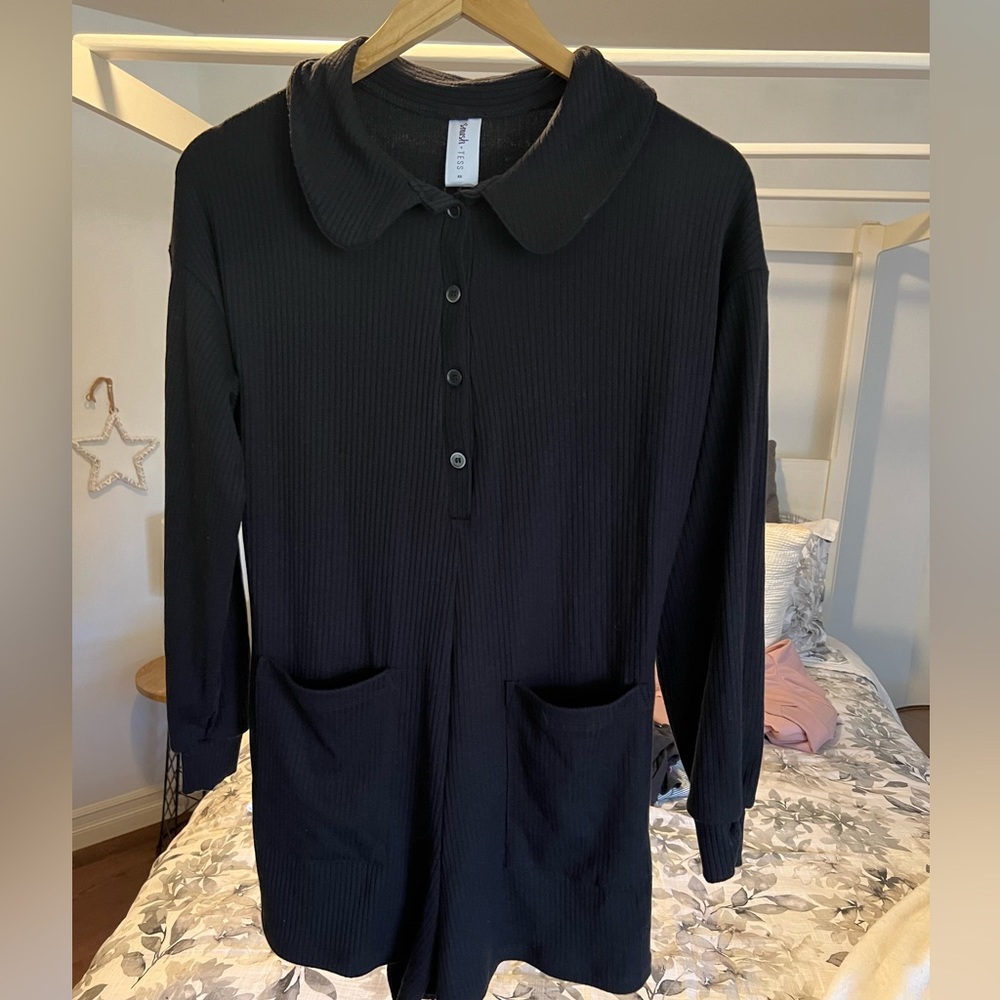 Smash and Tess Shortly Longsleeve Romper | NWT | XS | Black | Loose Fit